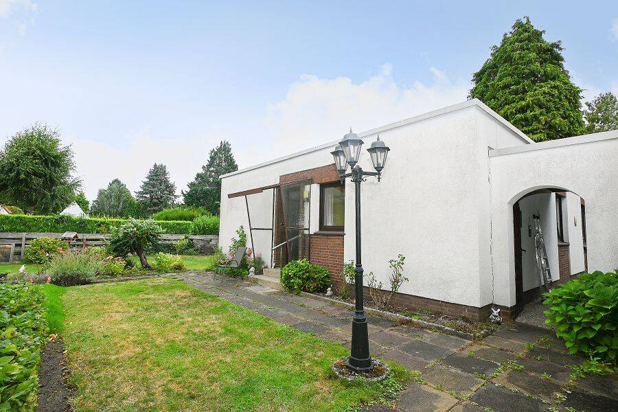Ruhige zweite Reihe in Kirchrode – Bungalow mit Entwicklungspotenzial!, 30559 Hannover