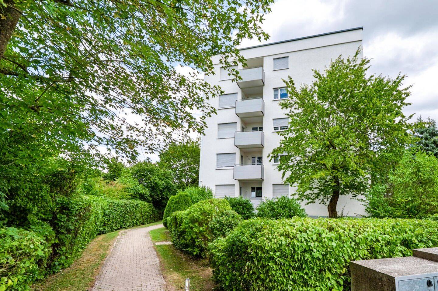 Ruhige 2-Zimmer-Wohnung mit Balkon, Aufzug und Garage!, 89075 Ulm (Böfingen Eselsberg Mitte Oststadt Söflingen)