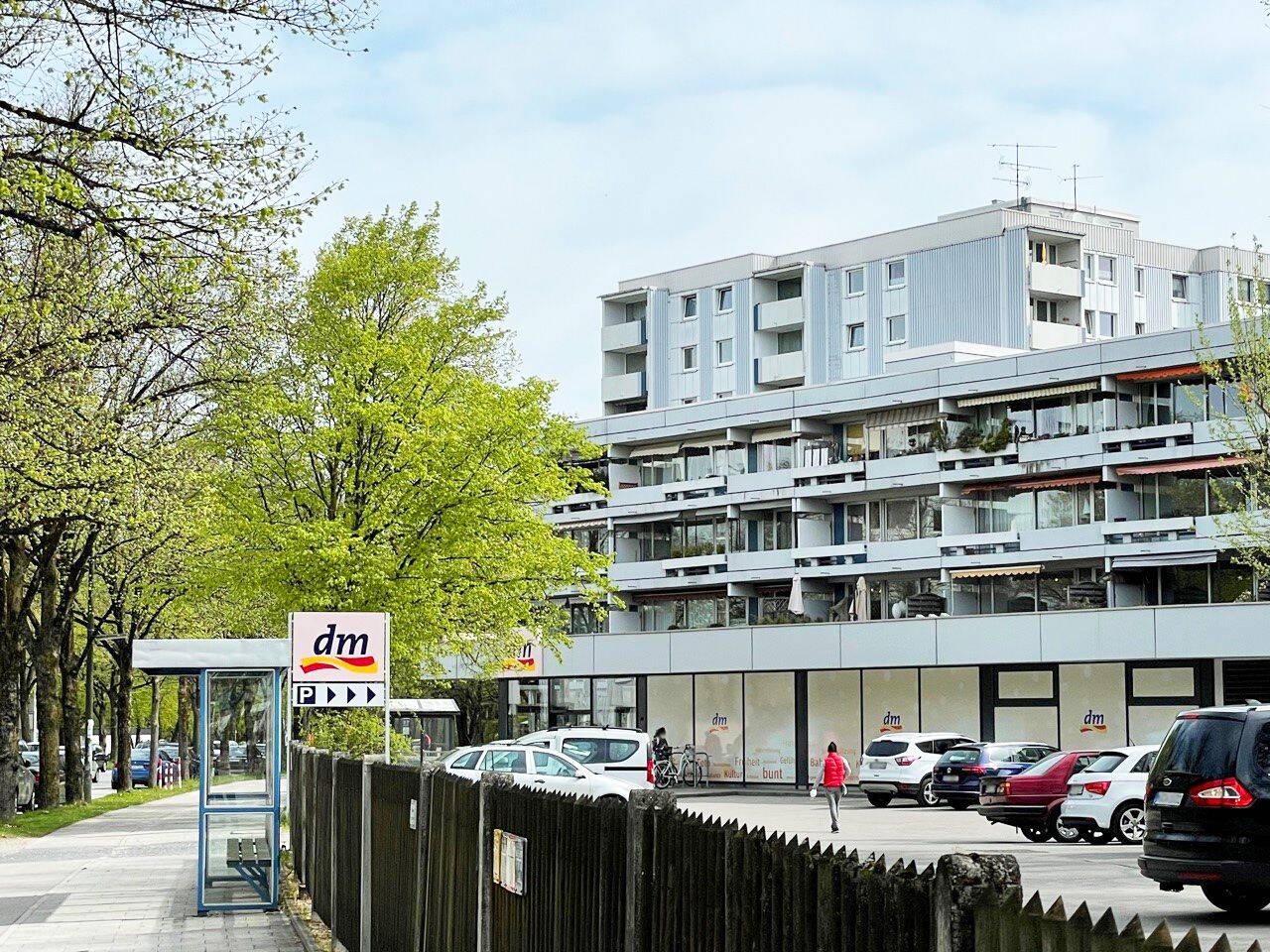 Lichtdurchflutete 3-Zimmer-Wohnung mit Balkon und Blick ins Grüne, 81927 München (Bogenhausen)