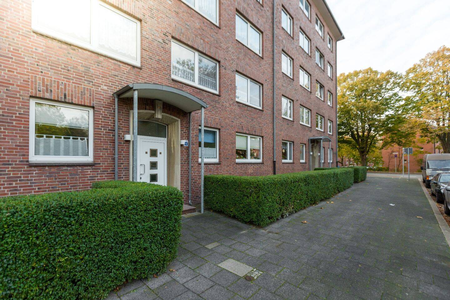 2-Zimmer-Wohnung mit Balkon direkt am Bremerhavener Bahnhof-Lehe!, 27580 Bremerhaven (Lehe Speckenbüttel Weddewarden Überseehafen)