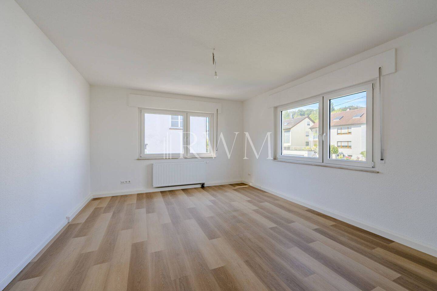 Erstbezug nach Kernsanierung: 3-Zimmer-Wohnung mit Balkon und Stellplatz in Stuttgart Feuerbach, 70469 Stuttgart (Feuerbach Zuffenhausen)