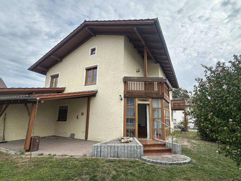 Einfamilienhaus mit Nebengebäude in Pocking Nähe Zentrum, 94060 Pocking