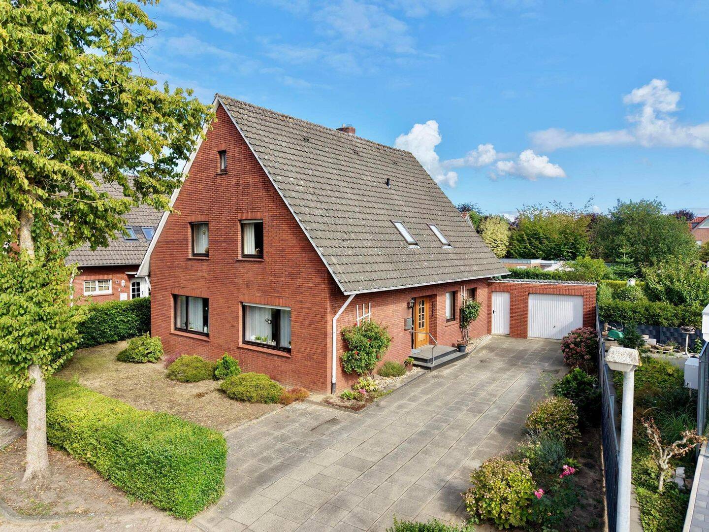 Großzügiges Einfamilienhaus mit vielseitigen Nutzungsmöglichkeiten in Neuenhaus, 49828 Neuenhaus