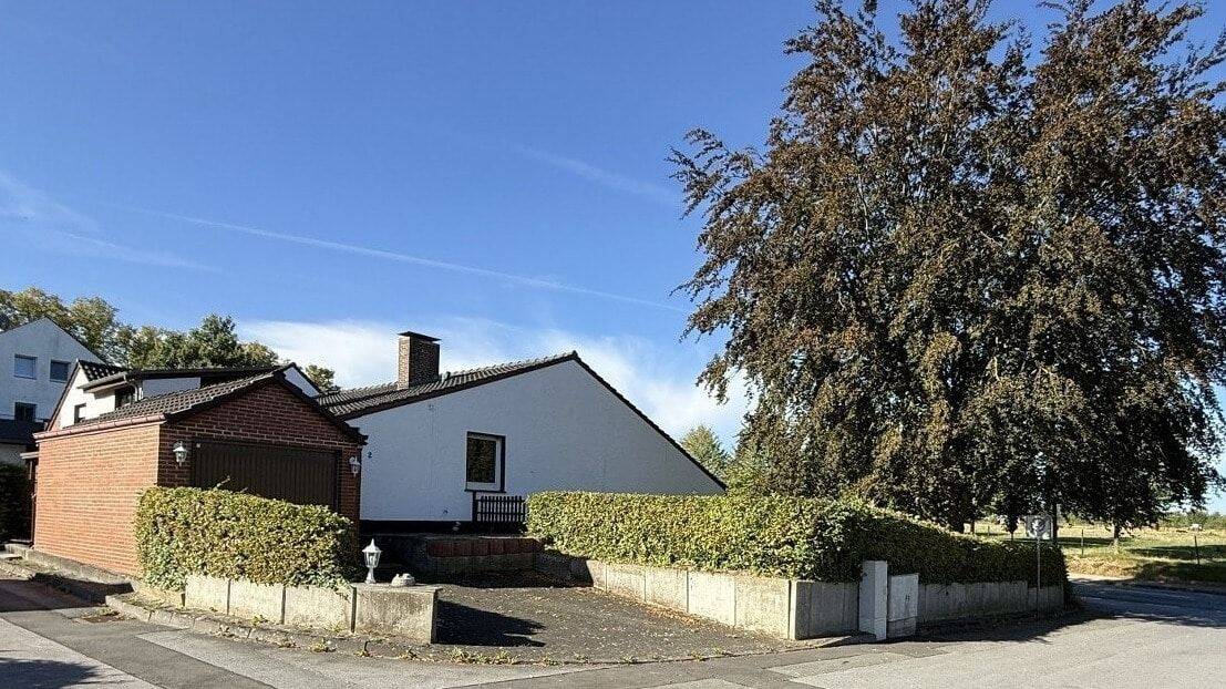 Wohnen auf einer Ebene – Doppelhaushälfte mit großem Garten in Soest-Deiringsen, 59494 Soest