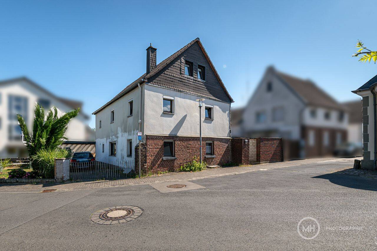MANNELLA *Ein Haus mit Geschichte & Potenzial in Geistingen!* Fachwerkhaus mit Werkstatt und Garten., 53773 Hennef (Sieg)