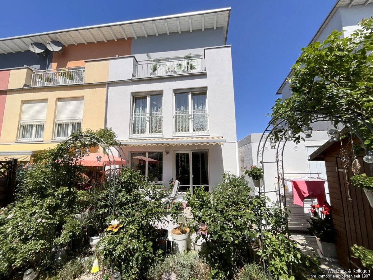 Scheckheftgepflegtes Reiheneckhaus mit viel Platz und Dachterrasse, 90431 Nürnberg
