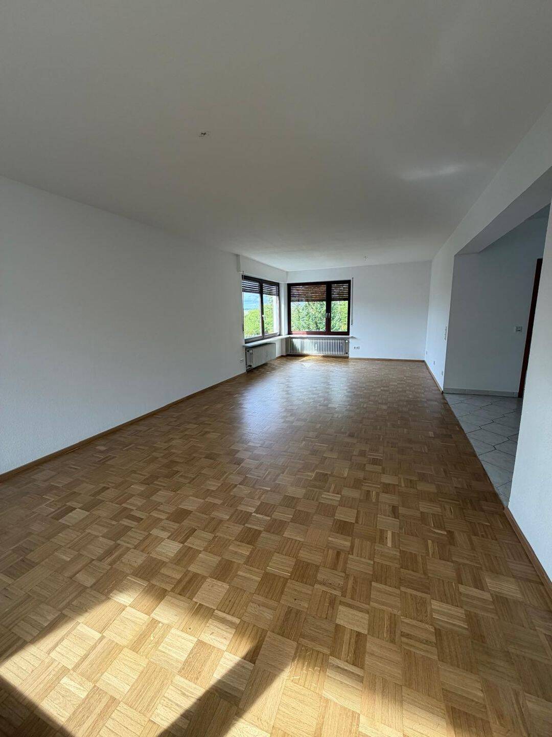 Großzügige 3-Zimmer-Wohnung mit zwei Balkonen, Gartenanteil und Garage in Würzburg-Oberdürrbach, 97080 Würzburg (Altstadt Dürrbachau Grombühl Oberdürrbach Unterdürrbach)