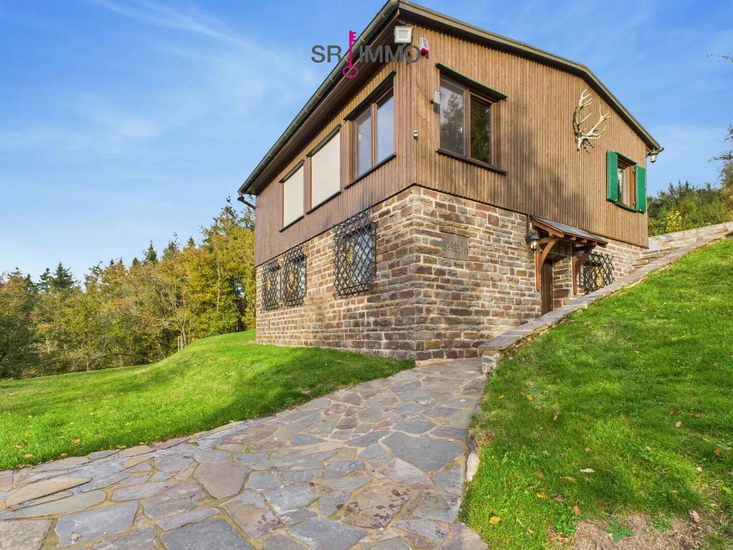 Charmantes Jagdhaus in der Eifel – Traumhafte Alleinlage am Waldrand, 54673 Neuerburg