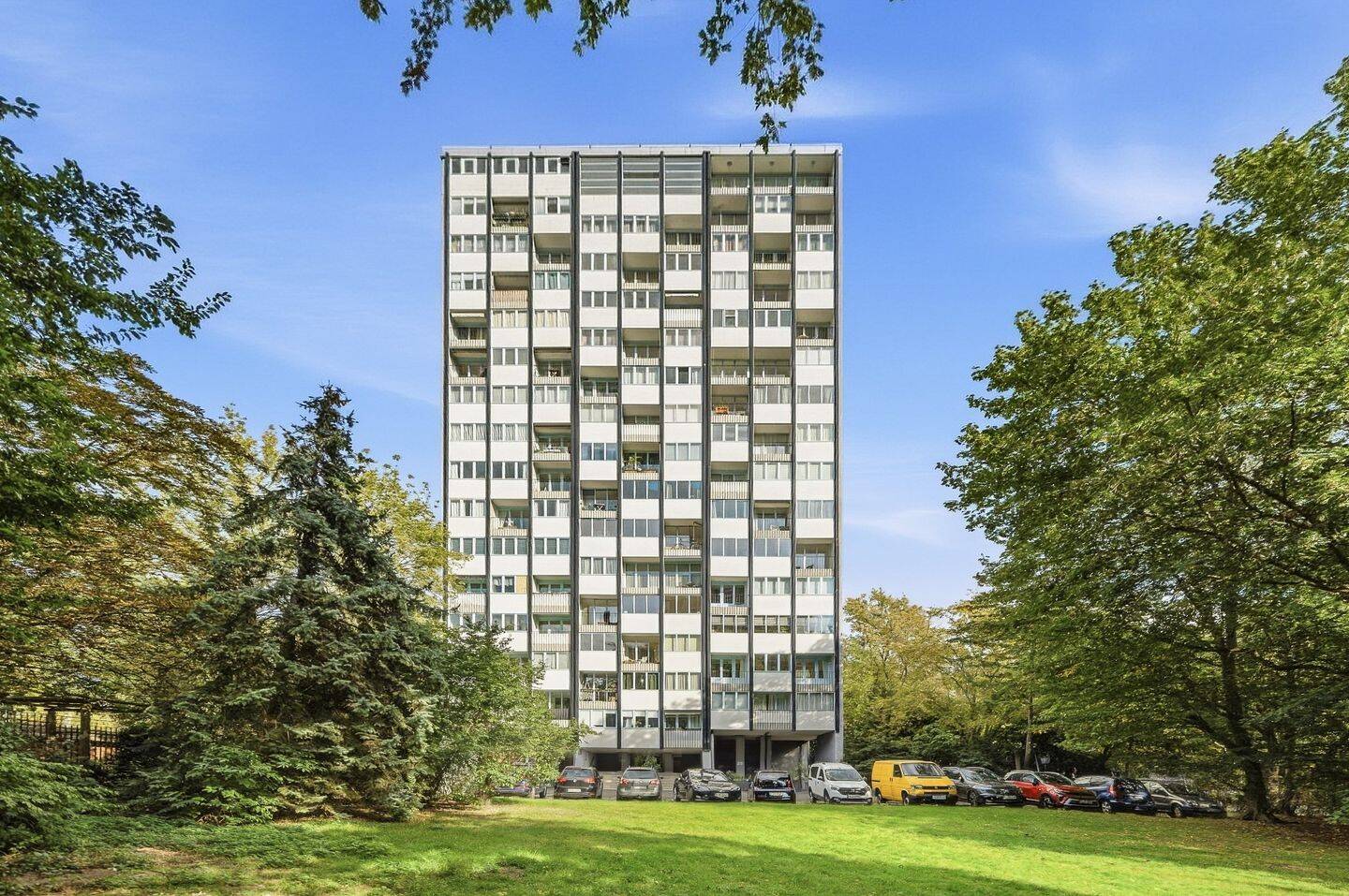 Bezugsfreie 2-Zi-Wohnung im denkmalgeschützten Interbau-Gebäude, 10557 Berlin (Mitte Hansaviertel Moabit Tiergarten)