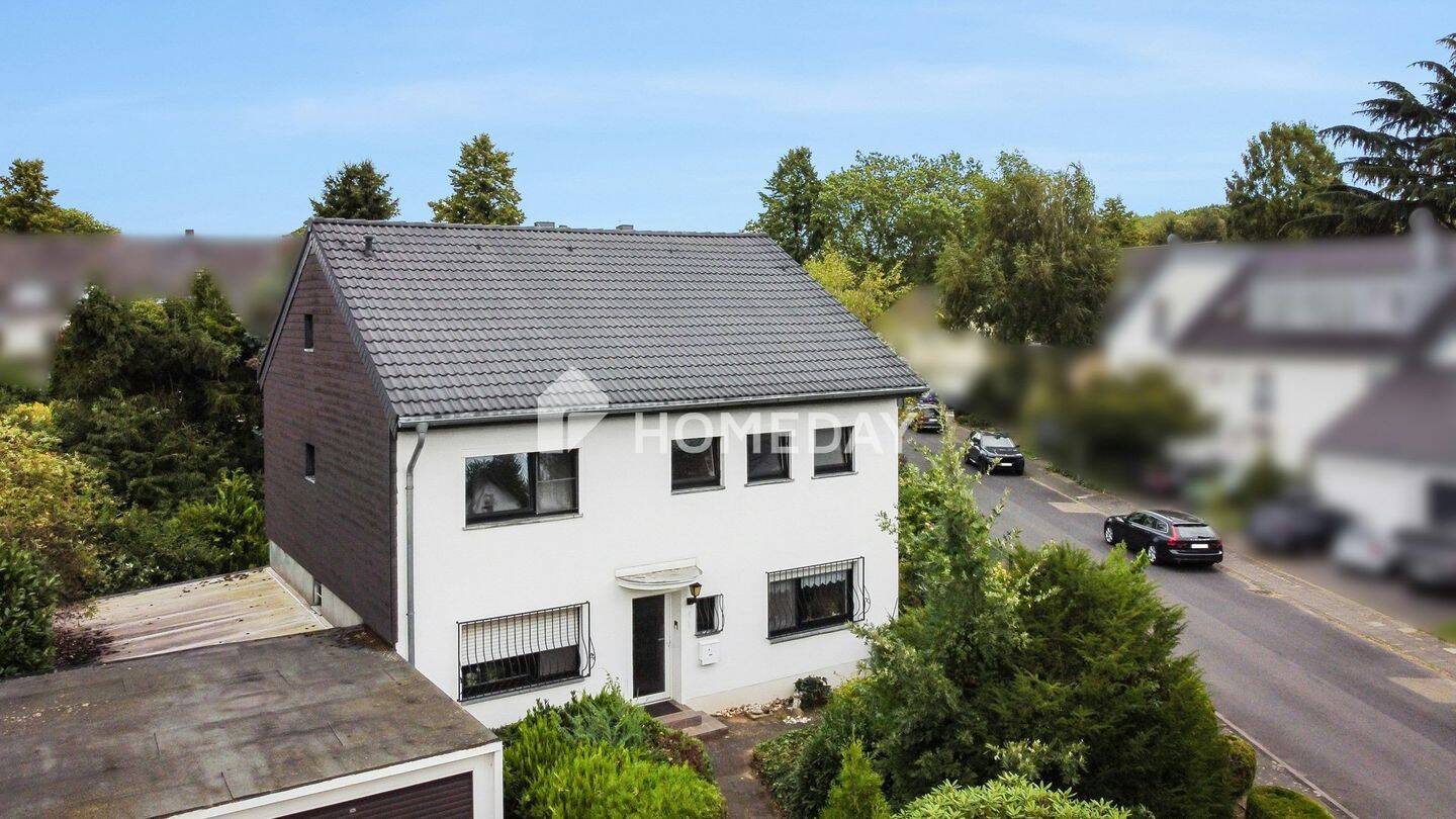 Ein Haus zum Weiterdenken – zwei Wohneinheiten, 144 m² Wohnfläche & 974 m² Grundstück & Doppelgarage, 50769 Köln (Chorweiler)