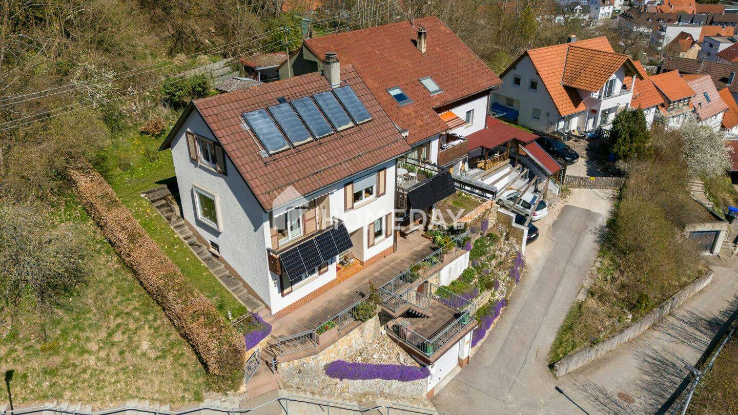 Gemütliches Einfamilienhaus in schöner Halbhöhenlage samt tollem Ausblick, Garten und Garage, 72461 Albstadt