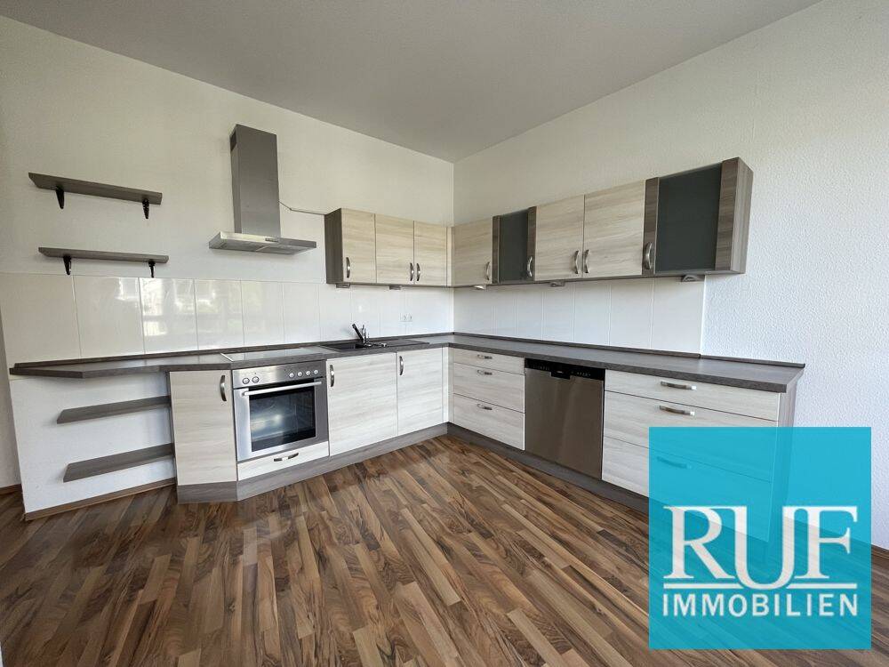 Moderne Citywohnung mit großem Balkon, Aufzug und Garage, 75173 Pforzheim