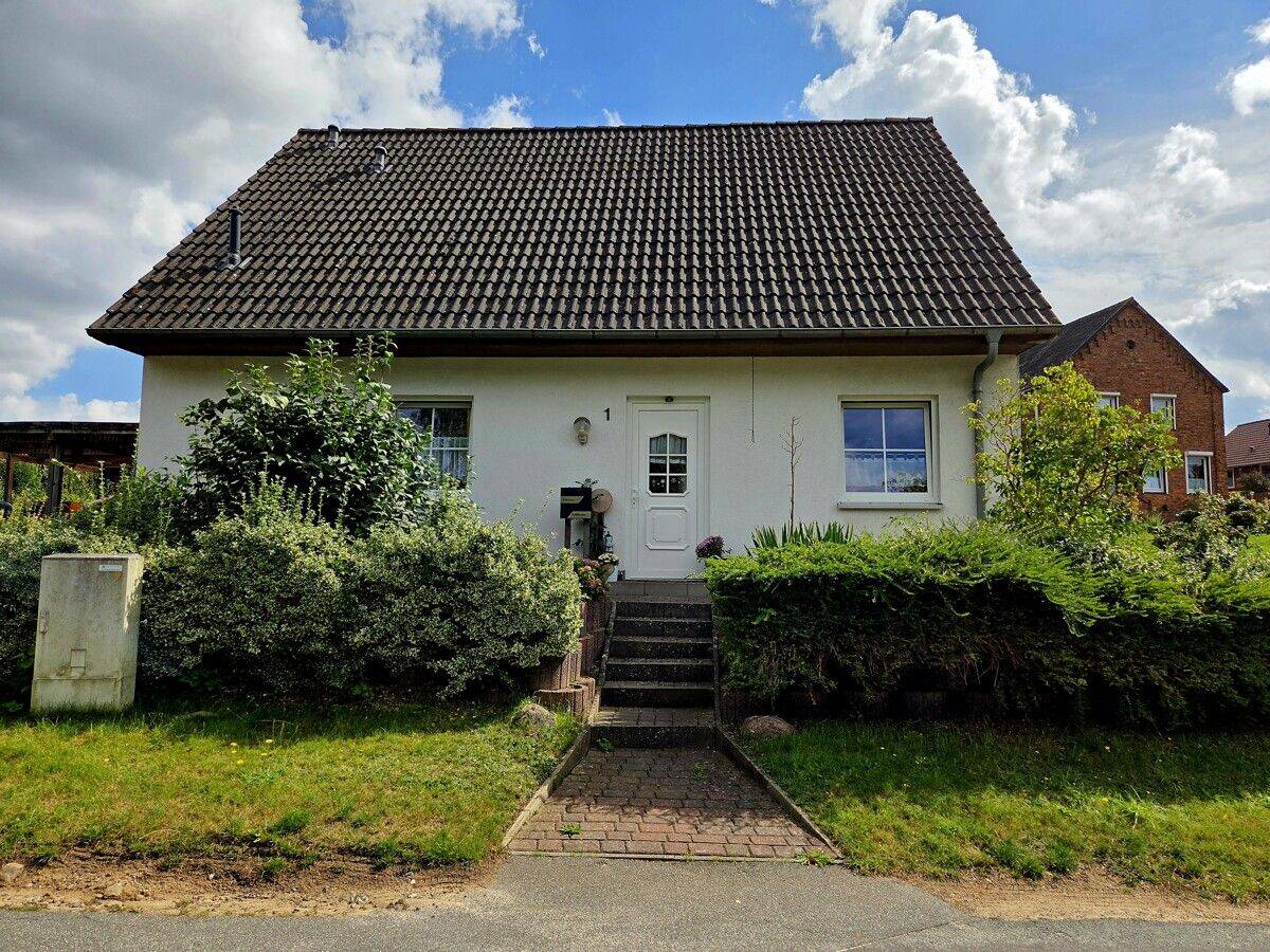 Platz zum Aufatmen: Großzügiges Einfamilienhaus in begehrter Lage von Lehmrade provisionsfrei zu verkaufen, 23883 Lehmrade