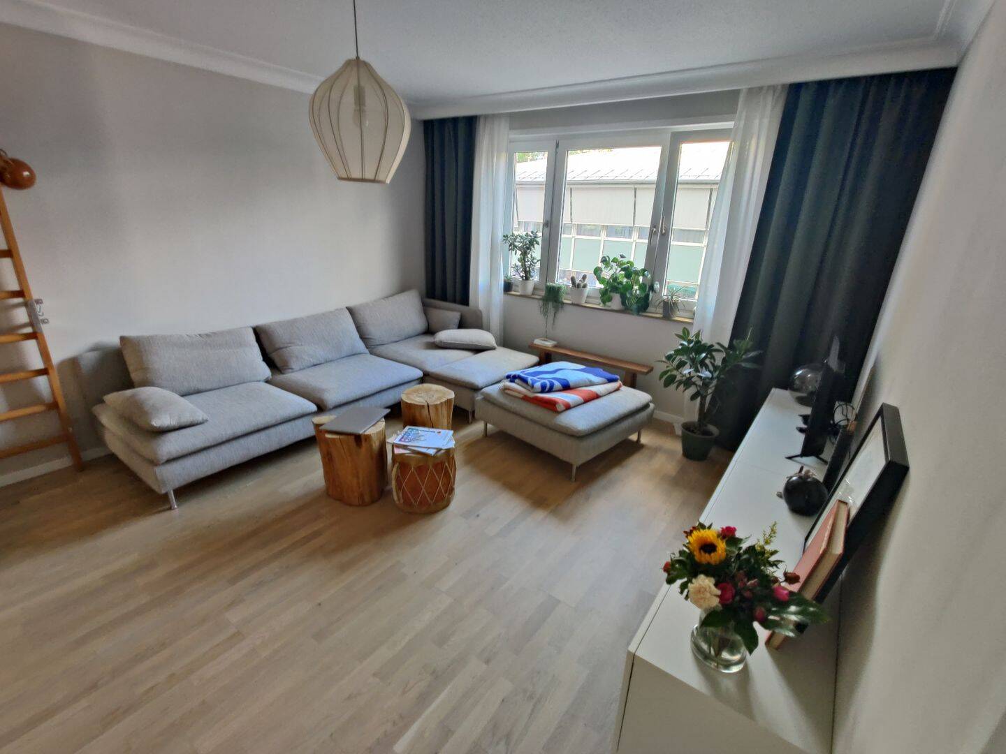 Sanierte helle 3 Zimmerwohnung in St. Peter mit Balkon, Eiche-Parkett, ruhige Sackgasse, verkehrsgünstige Lage, 90478 Nürnberg (Dutzendteich Gleißhammer Glockenhof Sankt Peter Zerzabelshof)