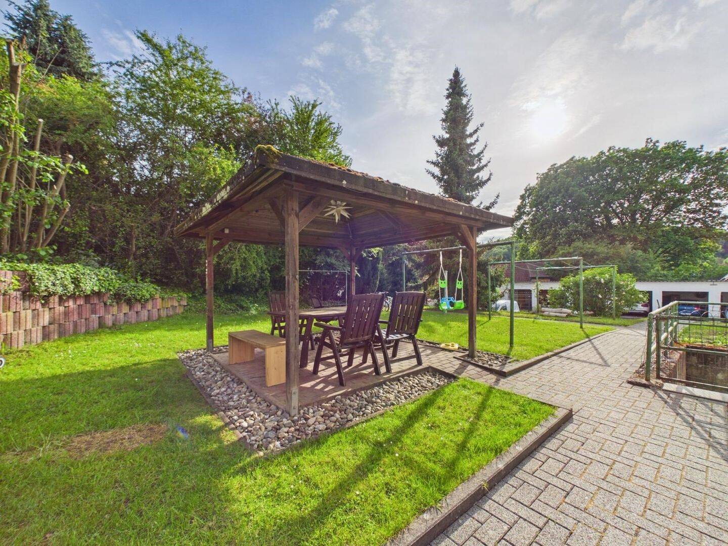 Sofort bezugsfrei! Ruhige 3-Zimmer-Wohnung mit Kaminofen und Gartenparadies, 63856 Bessenbach