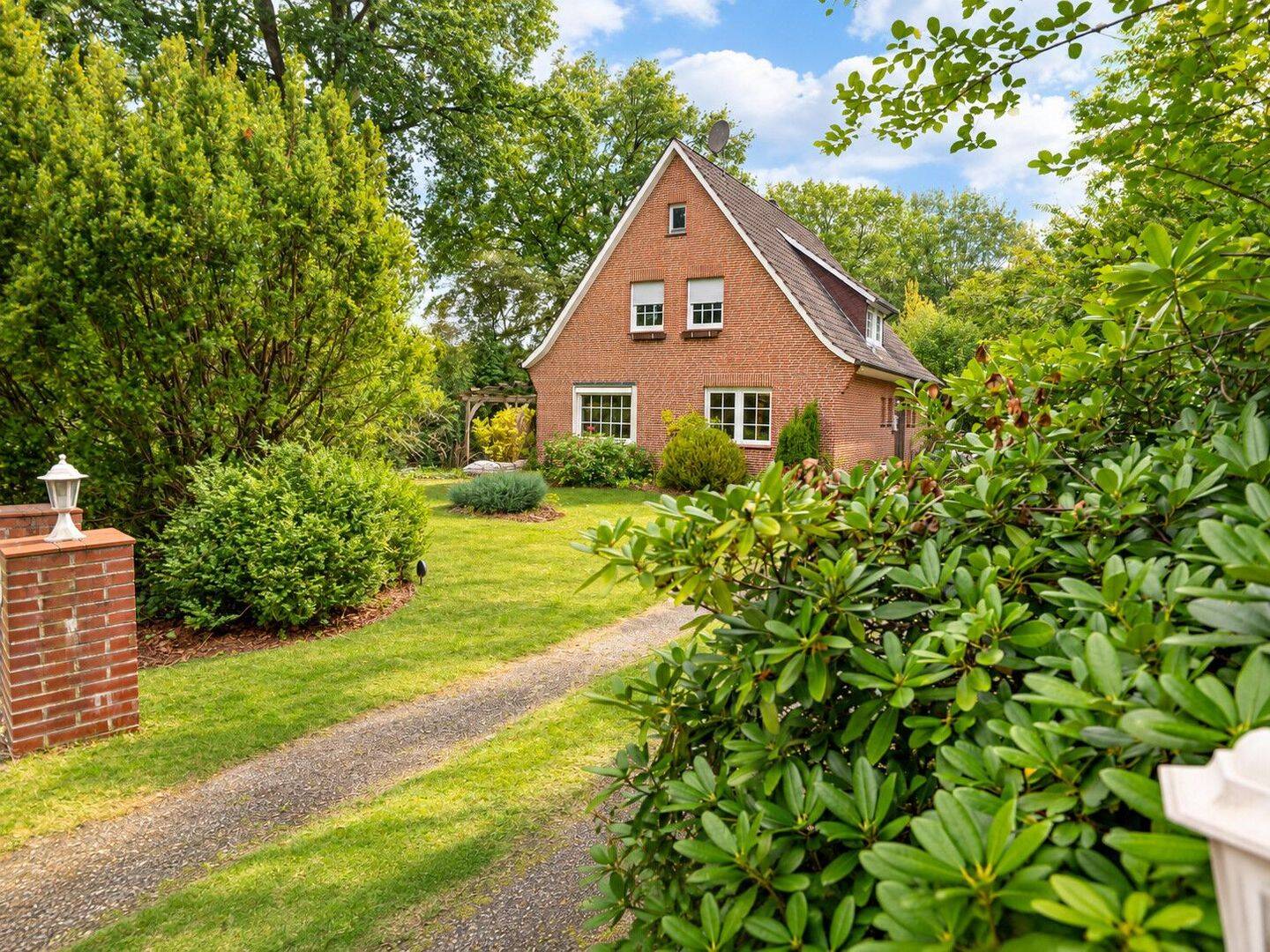 Großzügiges Einfamilienhaus mit Anbau, Doppelgarage und weitläufigem Grundstück!, 21789 Wingst