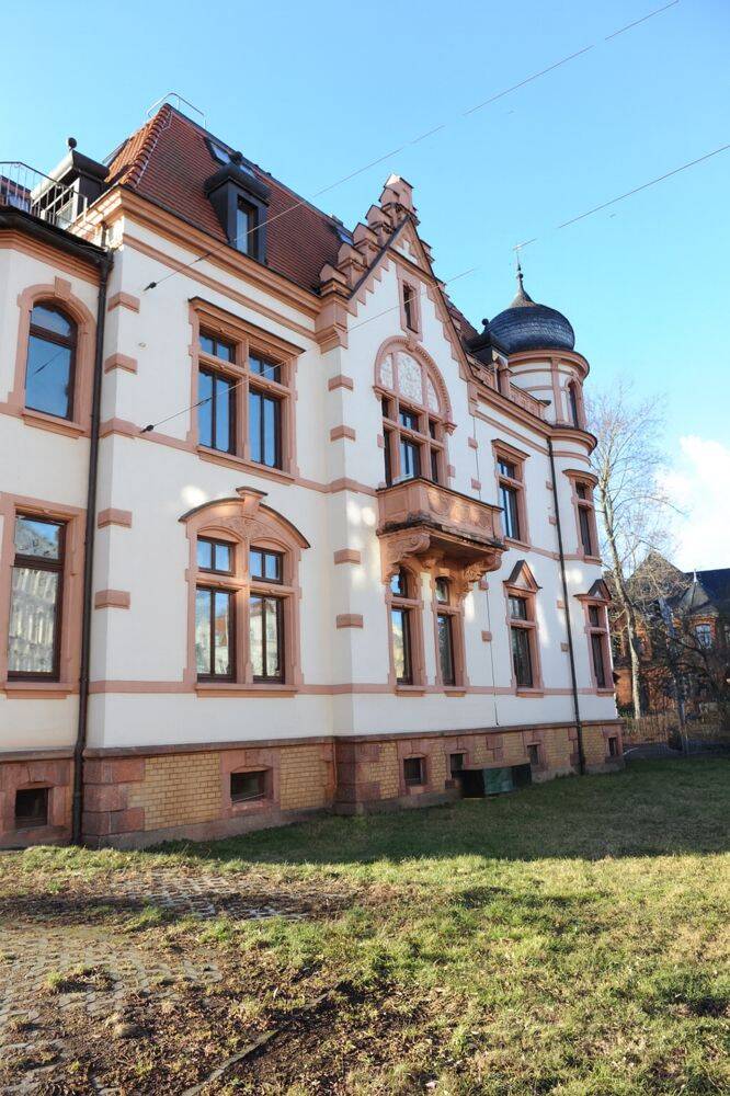 75 m² Dachgeschoss-Charme auf 3 Räumen in zentraler Lage, 8056 Zwickau