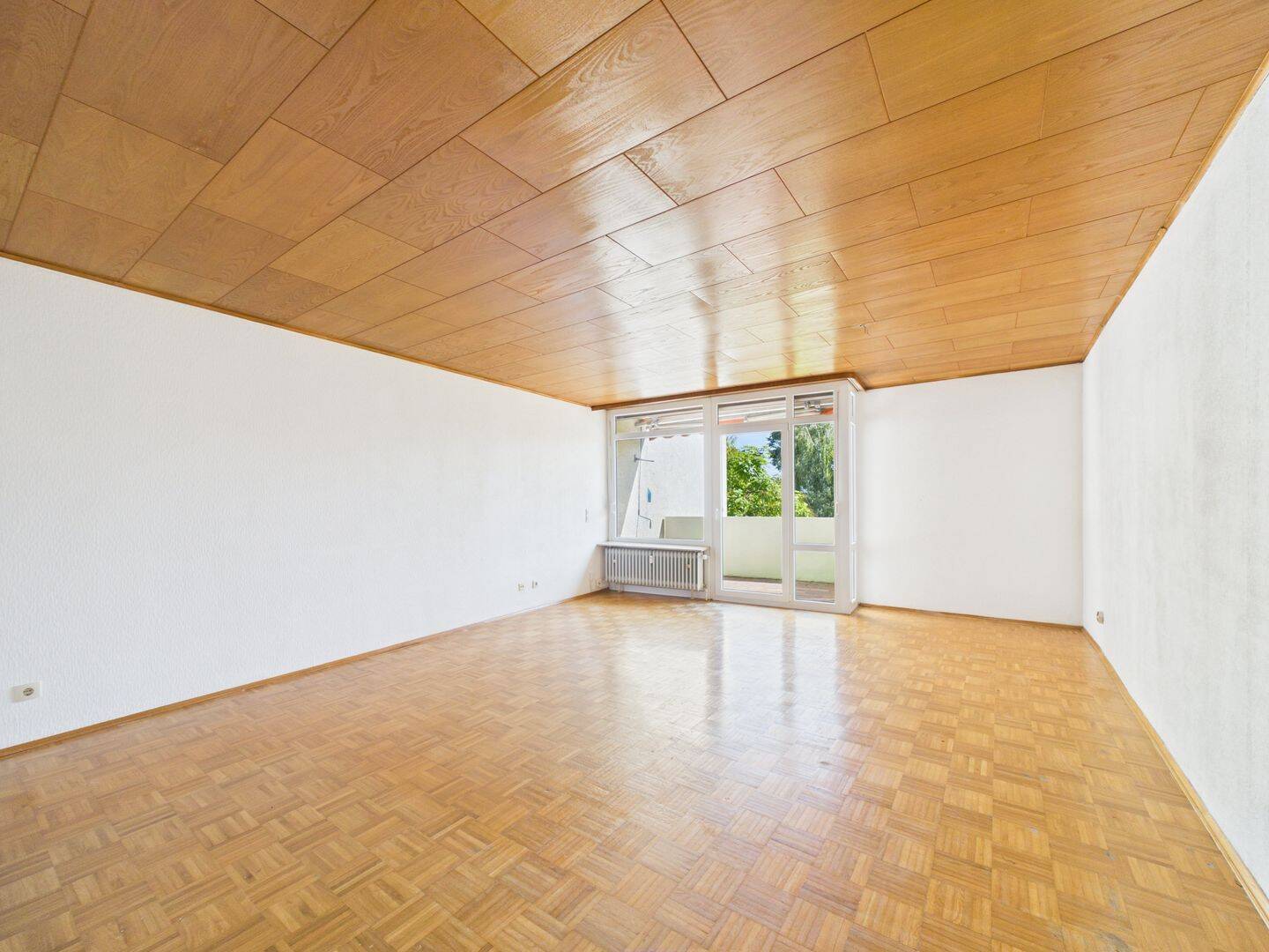 Sonnige 3-Zimmer-Wohnung mit Aufzug, Südbalkon und Tiefgaragenstellplatz – viel Potenzial in Rödermark-Urberach, 63322 Rödermark