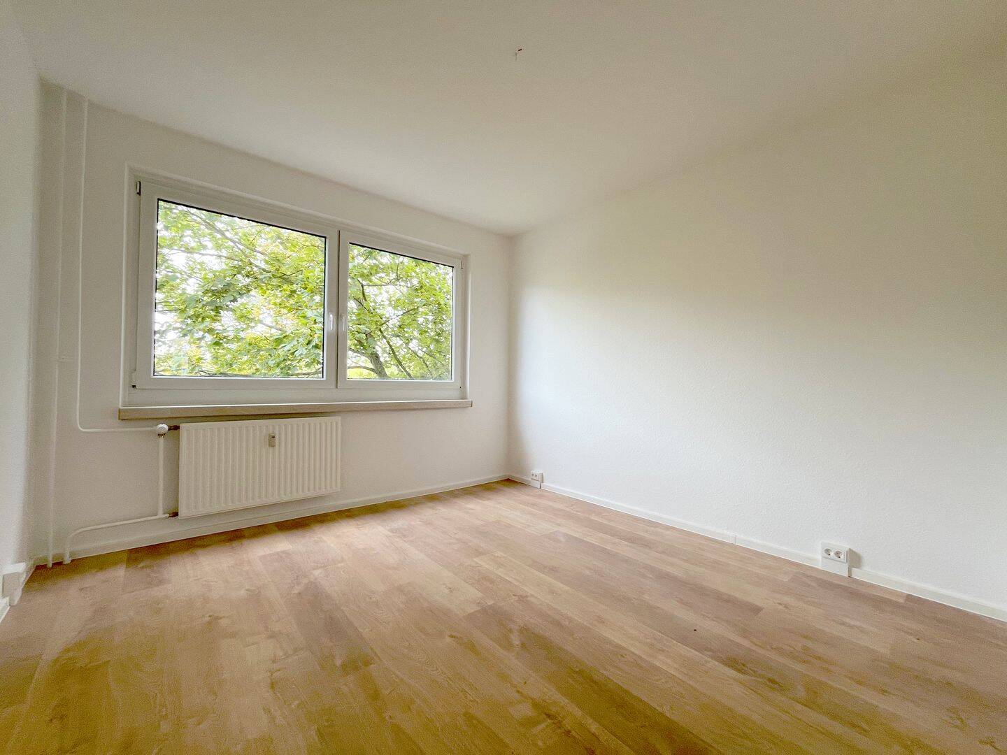 Frisch sanierte Singlewohnung mit Balkon!, 8062 Zwickau