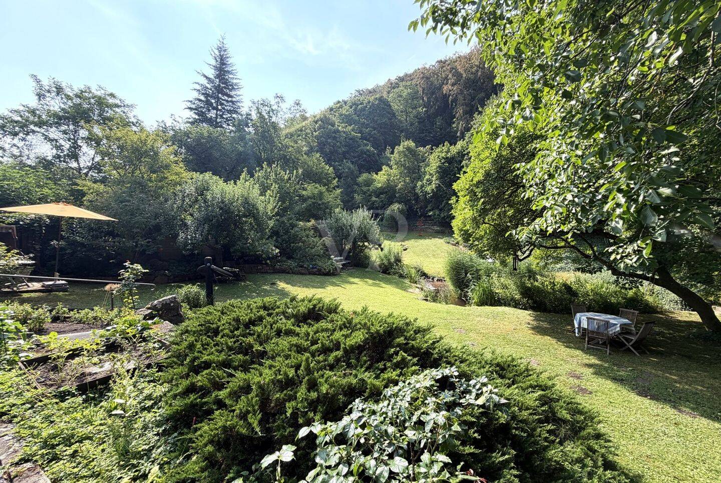 Historisches Anwesen mit Atelier und weitläufigem Grundstück am Bachlauf, 67098 Bad Dürkheim