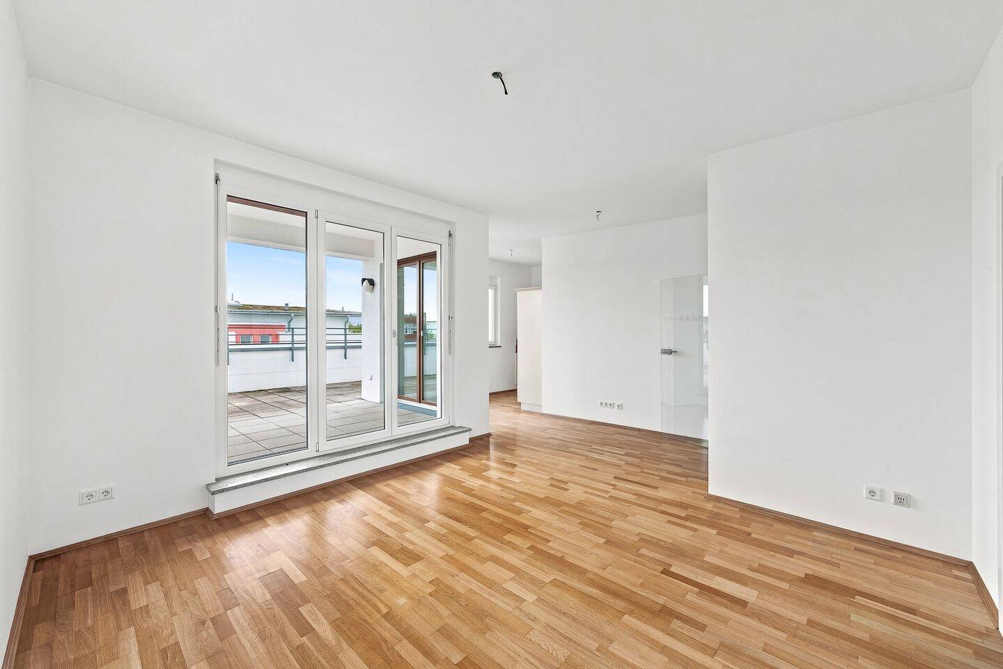 Erbpacht – Dachterrassenwohnung mit Ausblick ins Grüne, U-Bahn-Nähe – Bes: Mi 23.09. ind. Vereinb., 81825 München (Berg am Laim Trudering-Riem)