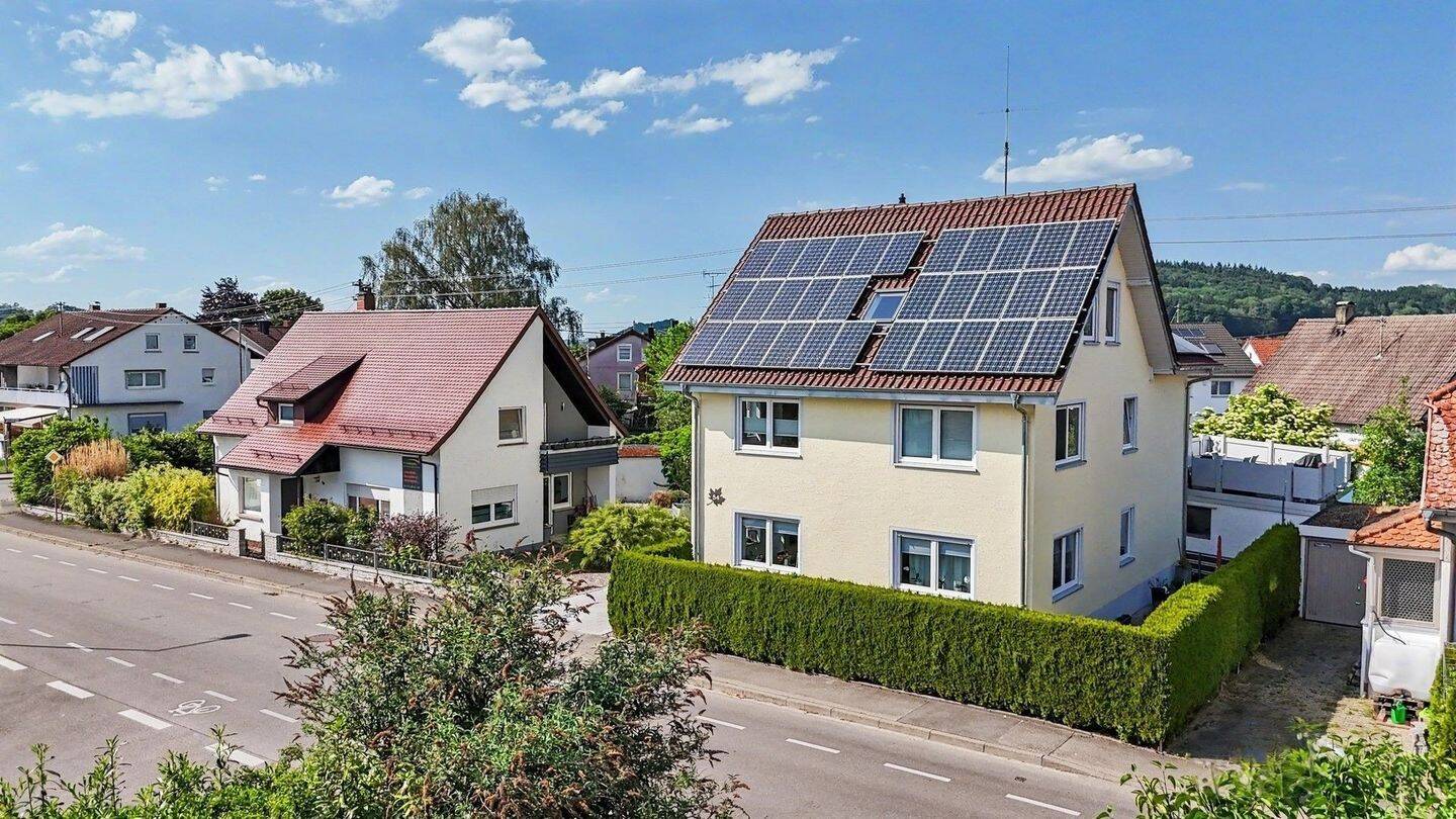 Attraktive 3-Zimmer-Dachgeschosswohnung in Ummendorf – modernisiert und kurzfristig verfügbar, 88444 Ummendorf