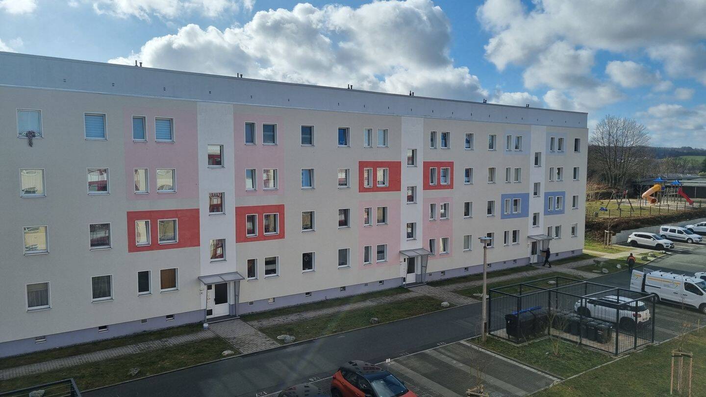 2-Raum Wohnung neu saniert mit Dusche und Balkon, 7907 Schleiz