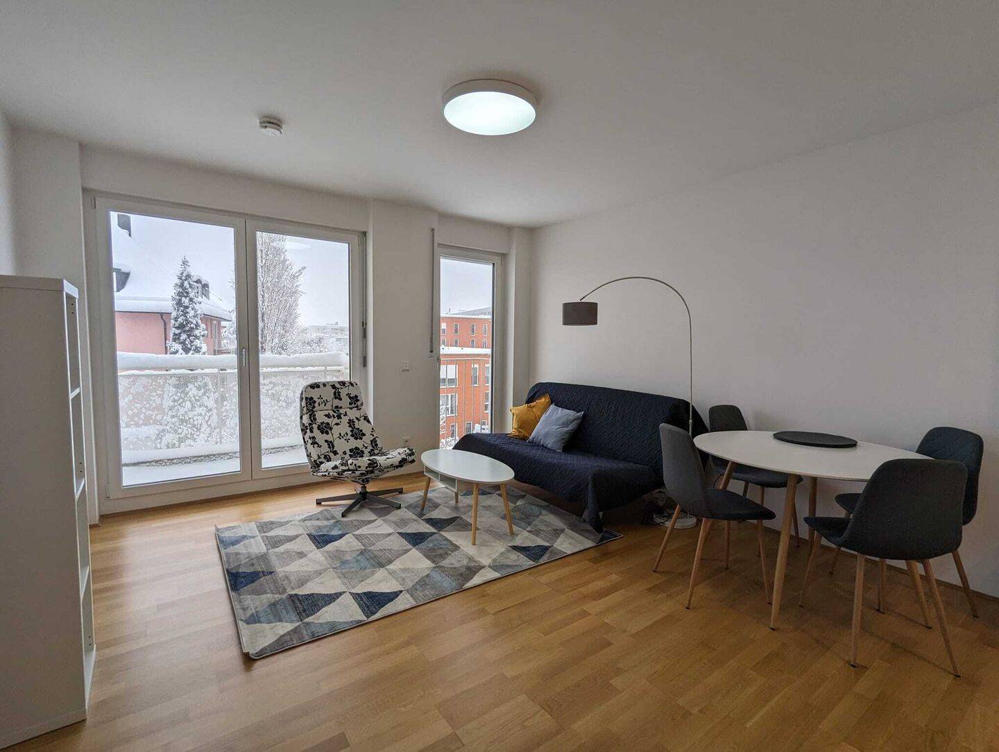 2 Zi. Wohnung, M.-Laim, TG-Stellplatz, ruhige Lage zum Hof, S-Bahn Fußweg 3 Min., möbliert, BJ 2021, 80687 München (Laim Pasing-Obermenzing)