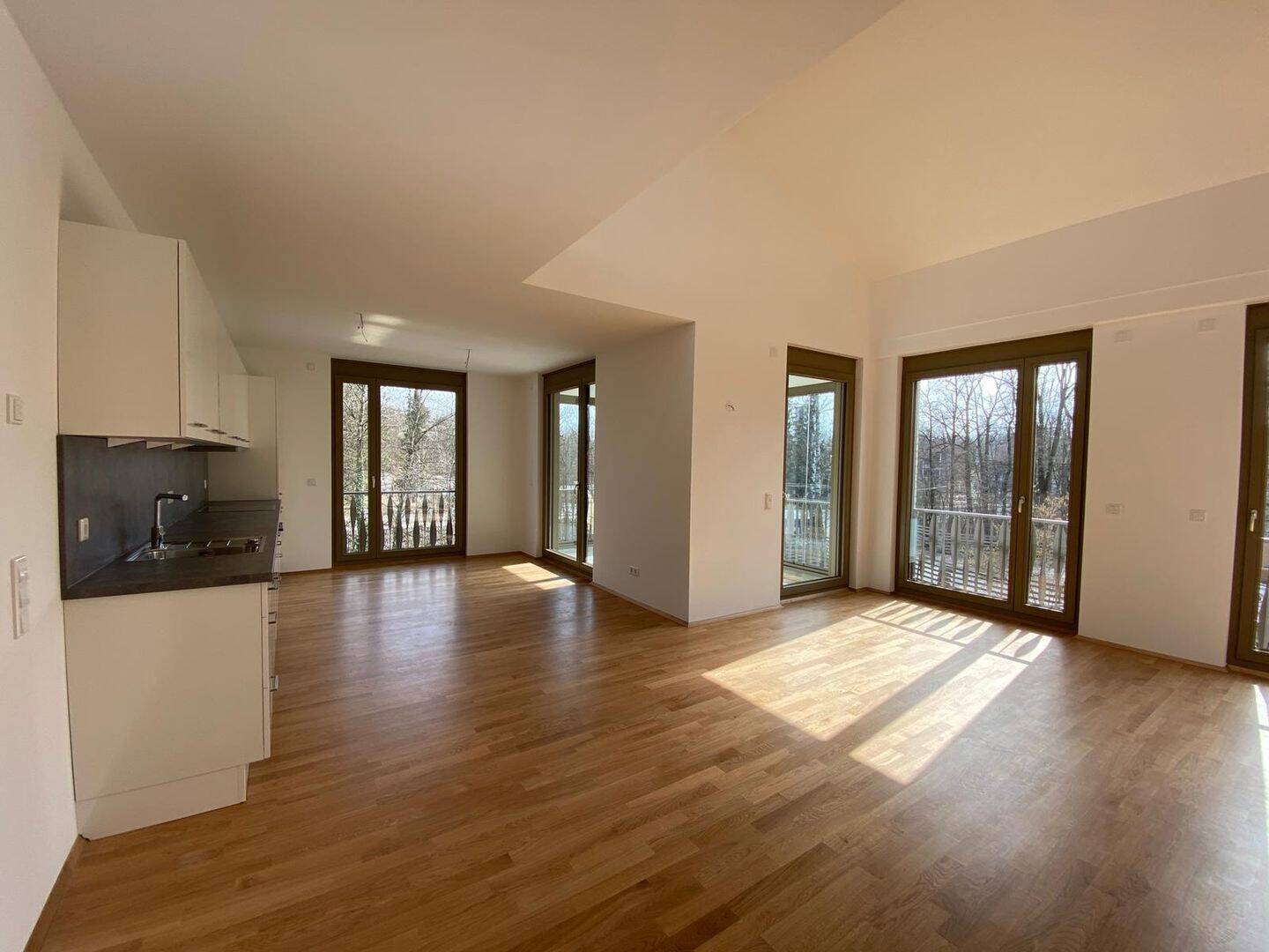 Schöne 2,5-Zimmer Wohnung mit Galerie und toller Loggia zu vermieten! WHG Nr. 29, 85540 Haar (Trudering-Riem)
