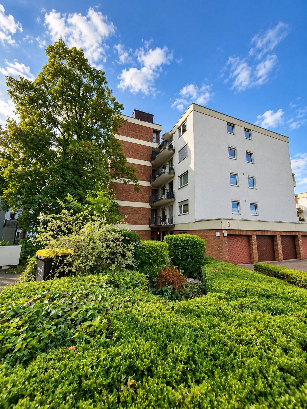 Wohnen mit Weitblick – großzügige 128 m² mit traumhafter Terrasse, Hallenbad & Sauna, 34125 Kassel