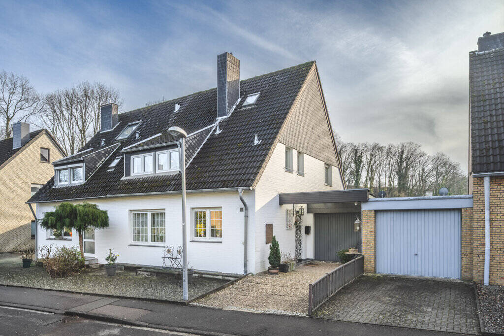 Laurensberg! Liebevoll gepflegtes Einfamilienhaus in bestem Wohnumfeld, 52074 Aachen