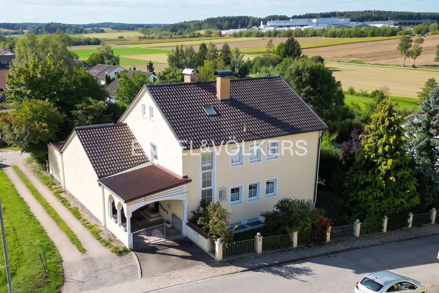 Charaktervolles Einfamilienhaus auf weitläufigem Grundstück mit Potenzial, 84069 Schierling