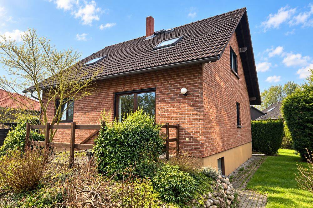 Ansprechendes EFH I 2 Wohneinheiten sind möglich I Schnelle Entscheidung ist erwünscht!, 29553 Bienenbüttel