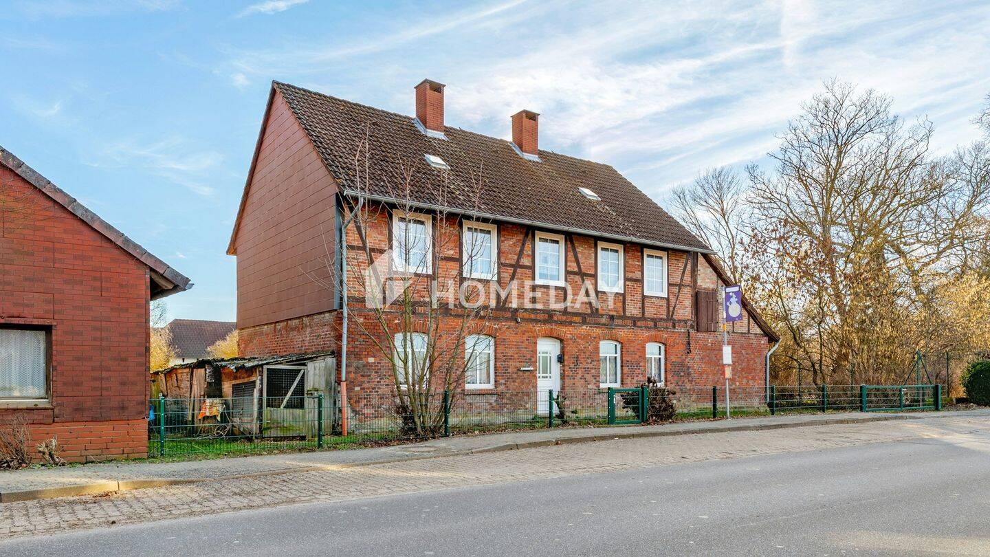 Sanierungsobjekt in ruhiger Lage – Historisches Fachwerk mit PV-Anlage & viel Raum für Ihre Ideen, 38170 Kneitlingen