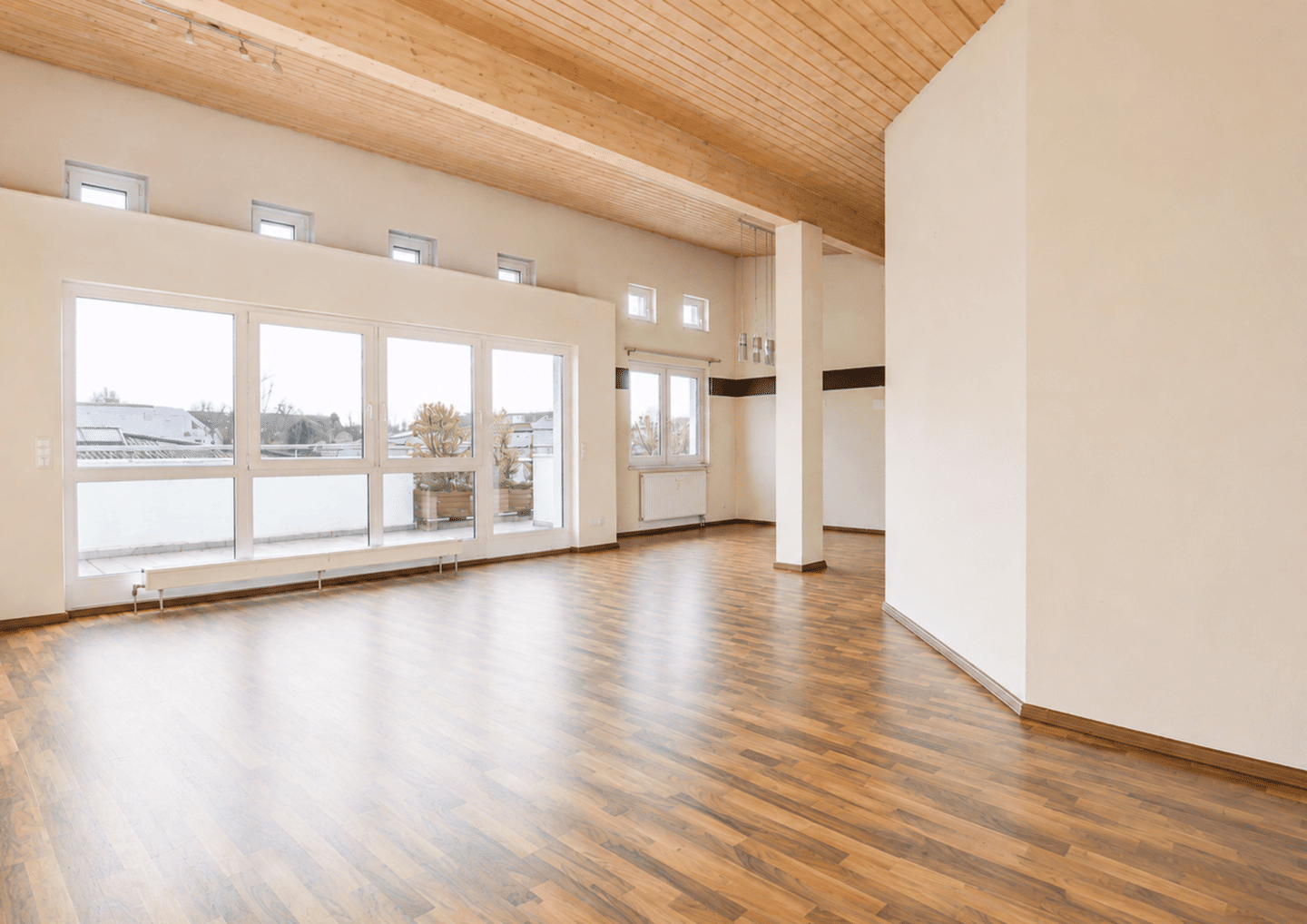 Großzügige Penthousewohnung mit viel Raum zum Leben, 71116 Gärtringen