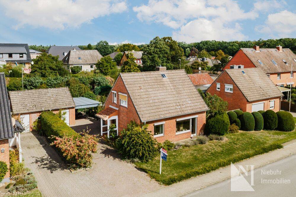 Viel Raum für Ihre Ideen: Einfamilienhaus mit Gestaltungspotenzial in Anliegerstraße, 21360 Vögelsen