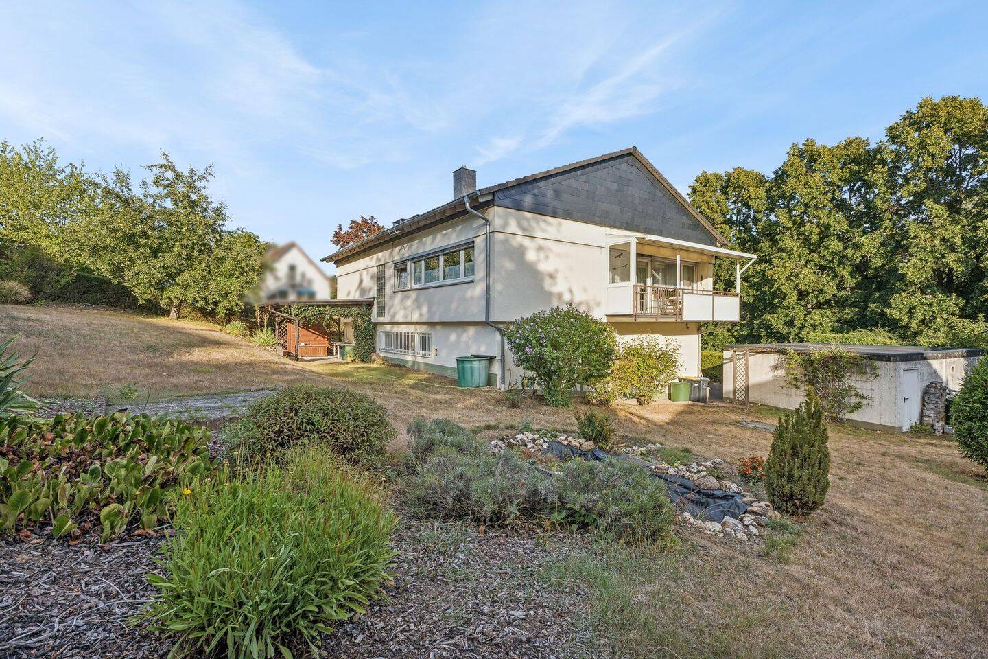 Auf über 200 Quadratmetern: Attraktives Einfamilienhaus + Einliegerwohnung auf großem Areal, 61239 Ober-Mörlen