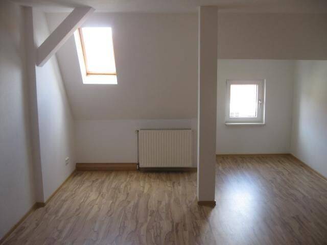Großzügig wohnen über den Dächern von Zwickau – 3-Raum-Wohnung mit Balkon & Einbauküche, 8060 Zwickau