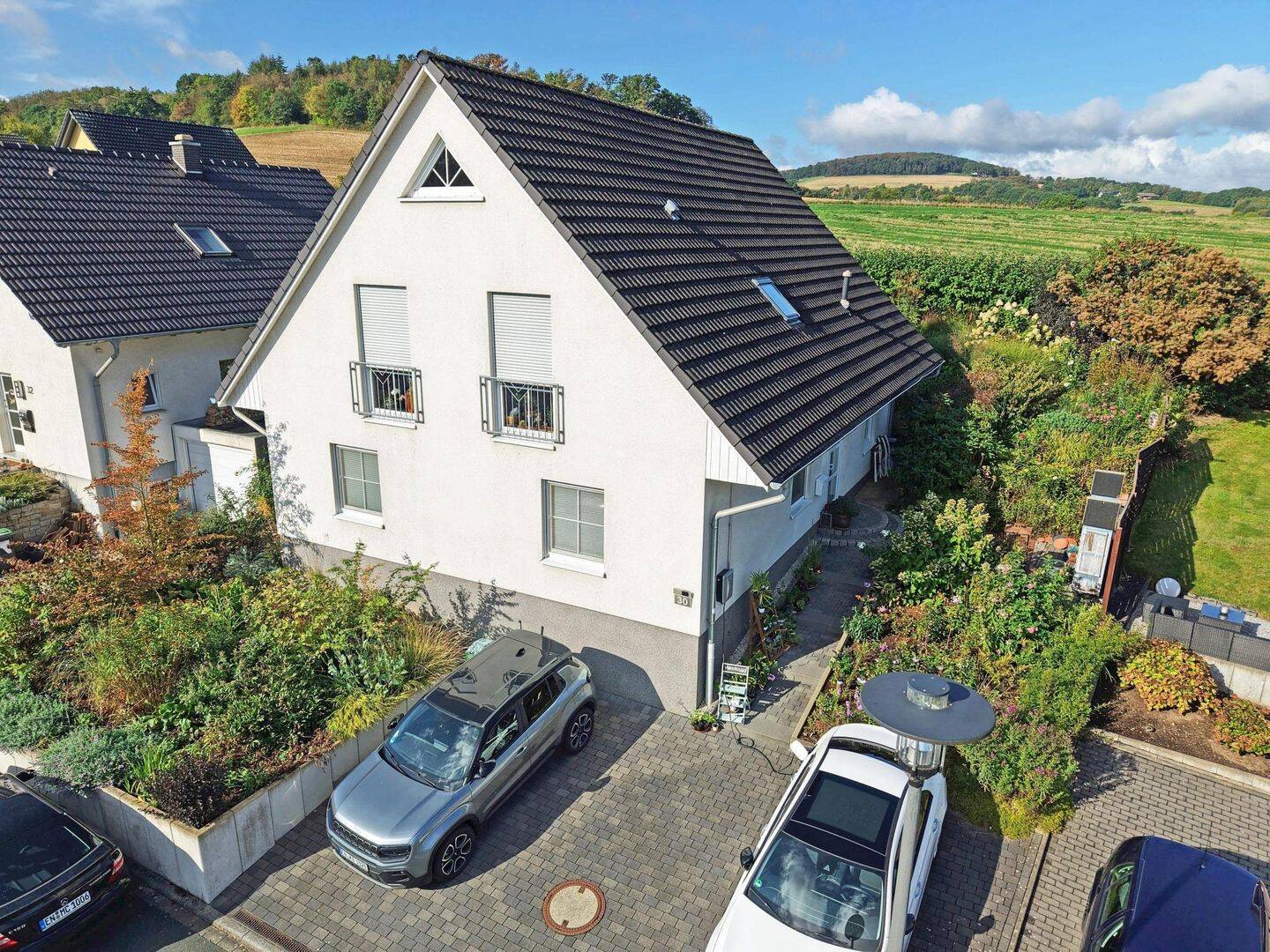 Attraktives Zweifamilienhaus mit Garten, Balkon und Photovoltaikanlage in Wetter- Oberwengern, 58300 Wetter (Ruhr)
