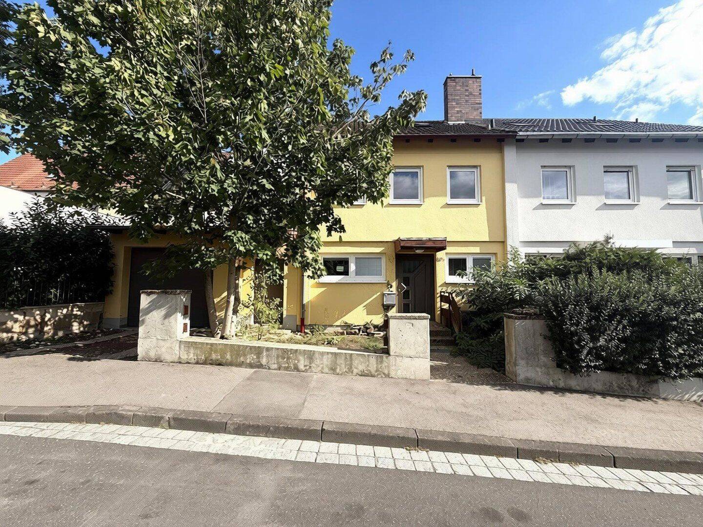 Schöne Doppelhaushälfte inkl. Garage u. Garten * in Schweinfurt, 97422 Schweinfurt