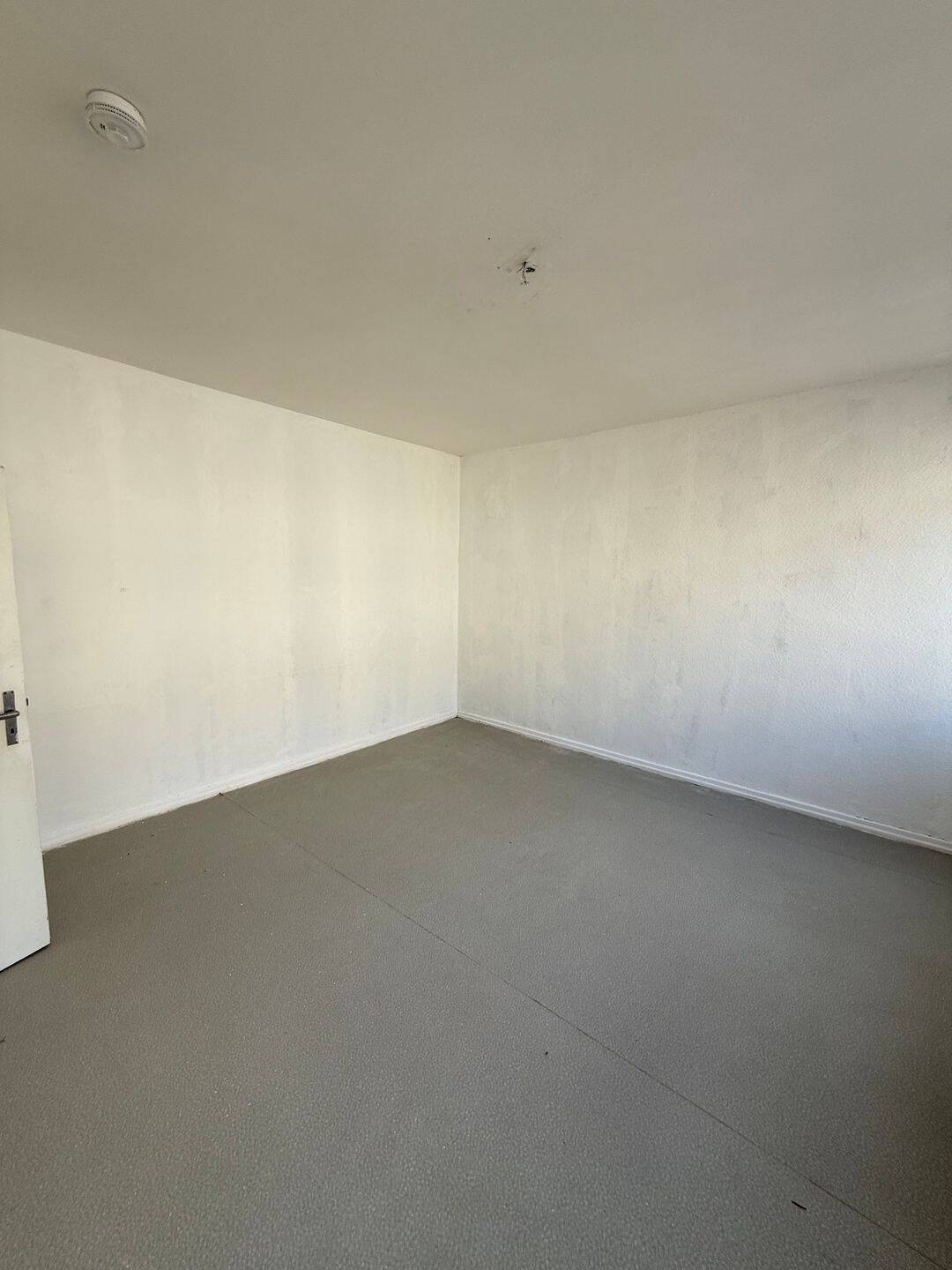 Geräumige ZKB Wohnung im Herzen der Stadt. Jobcenter-Zahlung möglich!, 66538 Neunkirchen