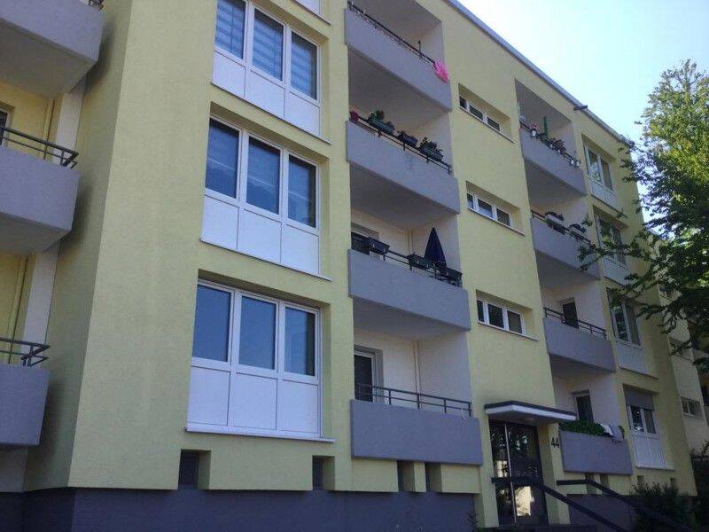 Schön aufgeteilte, renovierte 3 Zimmer mit Fernsichtbalkon, 45470 Mülheim an der Ruhr