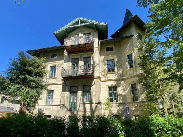 Hübsche 2-Zimmer-DG-Wohnung mit Balkon und Kfz-Außenstellplatz in Bad Reichenhall., 83435 Bad Reichenhall
