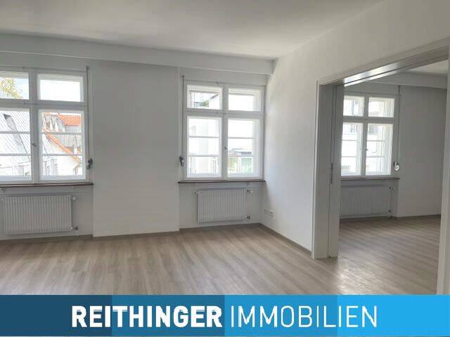Großzügig wohnen über den Dächern von Singen – sanierte 6-Zimmer-Wohnung mit ca. 160 m² & Balkon, 78224 Singen (Hohentwiel)