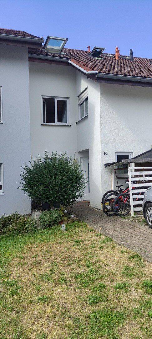 Grosszügiges RH mit 4 Schlafzimmer, 2 Bädern in Horheim-Wutöschingen von Privat, 79793 Wutöschingen