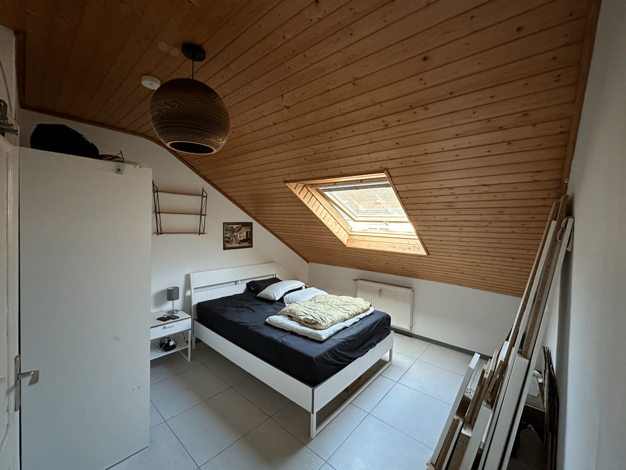 Dachgeschosswohung in Beuel-Ost ab sofort frei, 53229 Bonn