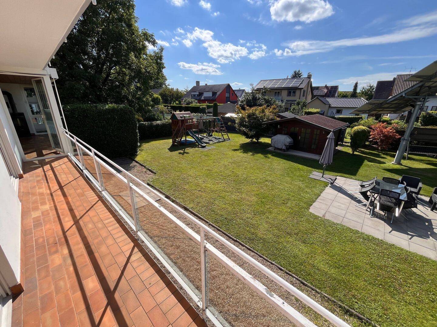 Exklusive EG-Wohnung (3,5-Zimmer + 1-Zimmer) mit Balkon, Wintergarten und eigenem Garten, 79331 Teningen
