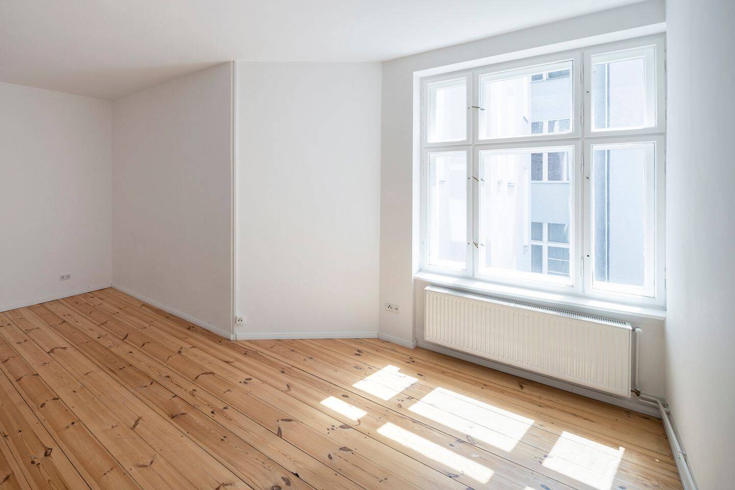 Frisch sanierte, bezugsfreie 1-Zimmer-Altbauwohnung im Herzen Weddings!, 13353 Berlin (Mitte Charlottenburg-Nord Gesundbrunnen Tiergarten Wedding)