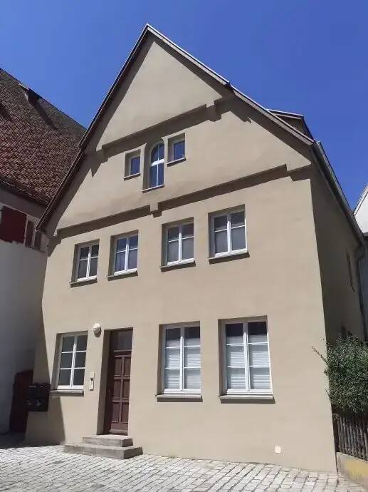 Modernes möbiliertes Appartement mit Einbauküche in der Innenstadt, 86720 Nördlingen