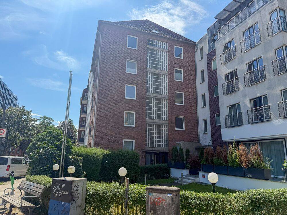 Mittendrin in Winterhude – gepflegte 2,5-Zimmer-Wohnung zwischen Stadtpark und Alster, 22301 Hamburg (Hamburg-Nord Winterhude)